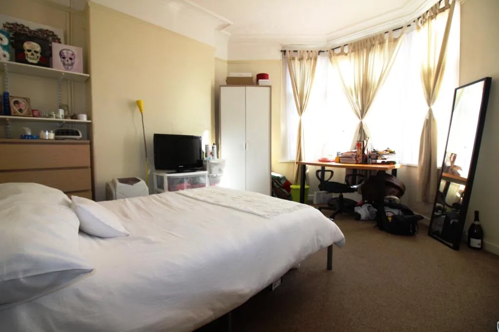 5 bedroom terraced house for rent