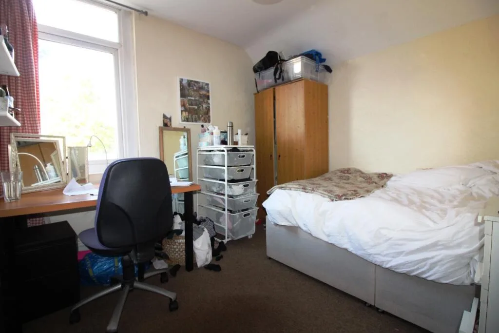 5 bedroom terraced house for rent