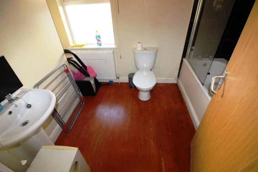 5 bedroom terraced house for rent