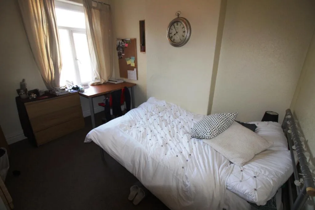 5 bedroom terraced house for rent