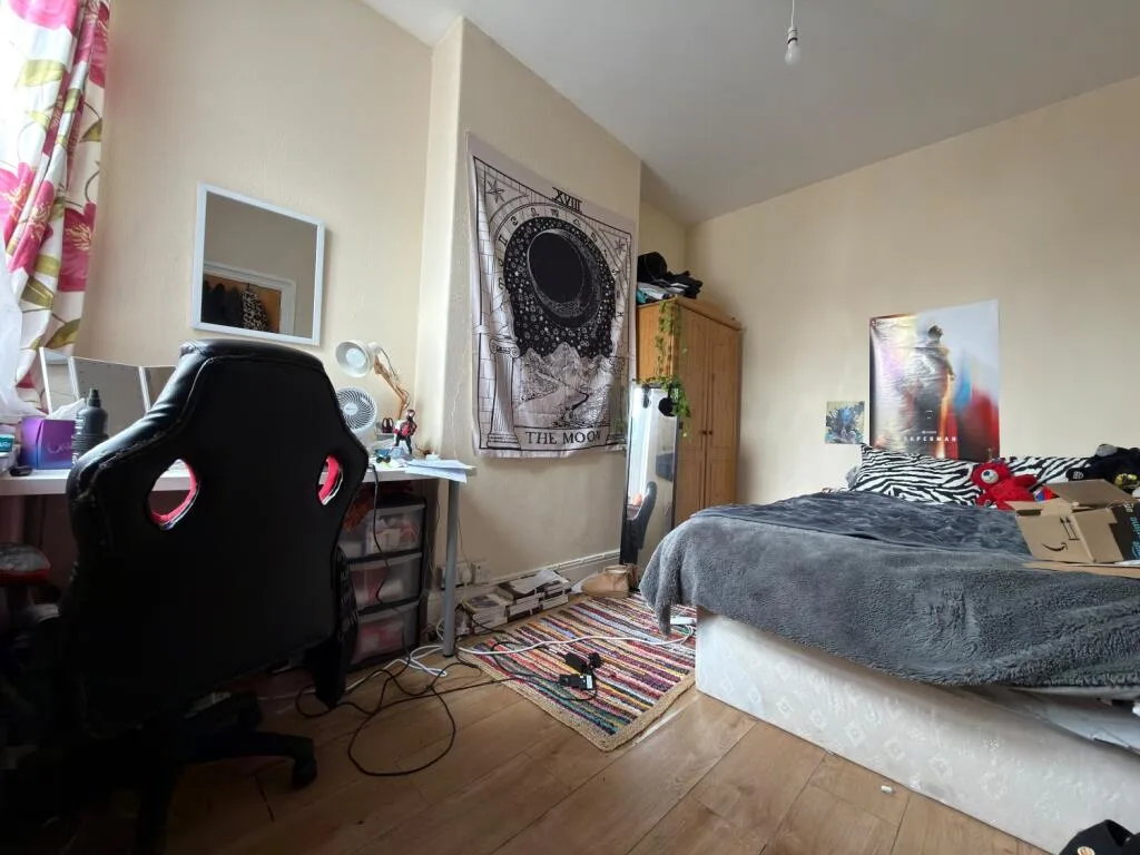 5 bedroom terraced house for rent