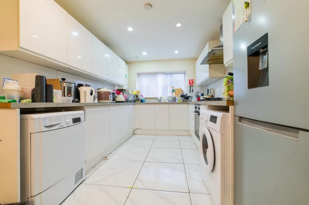 5 bedroom terraced house for rent