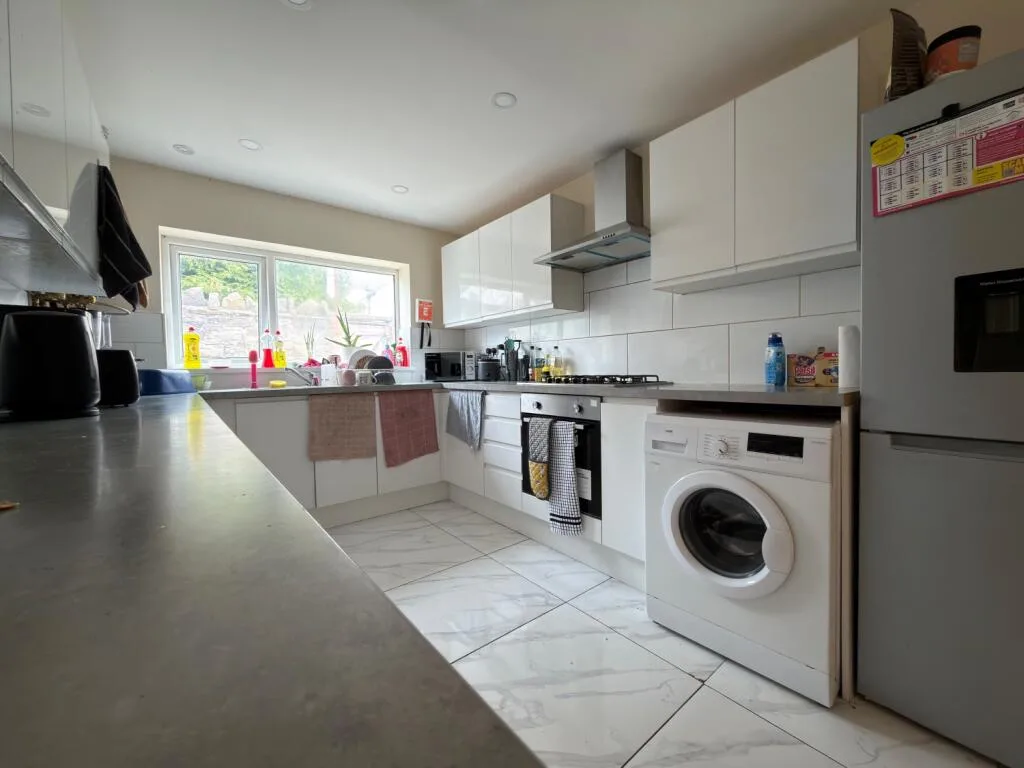 5 bedroom terraced house for rent