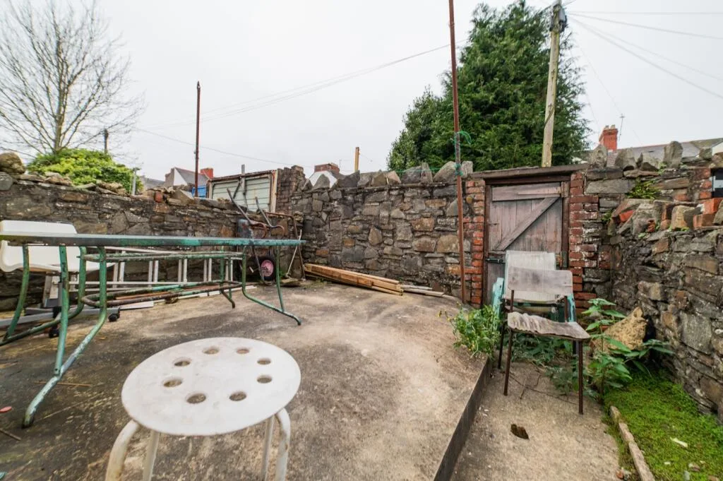 5 bedroom terraced house for rent