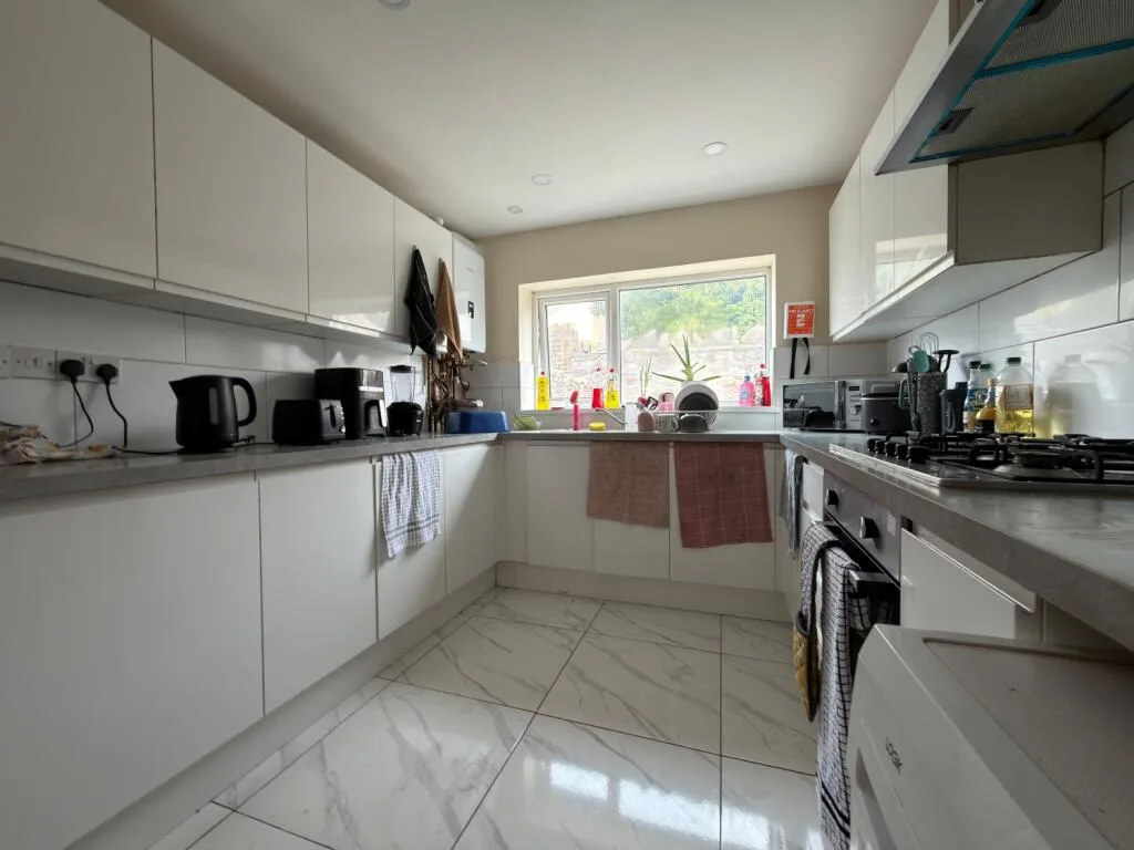 5 bedroom terraced house for rent
