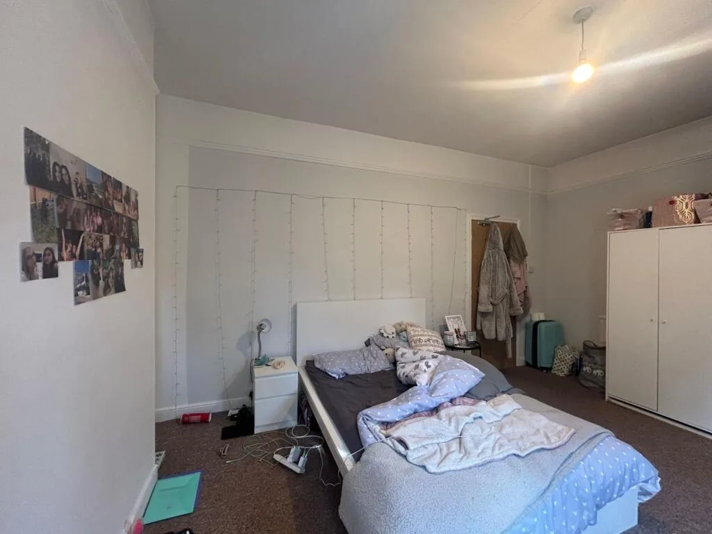 5 bedroom terraced house for rent
