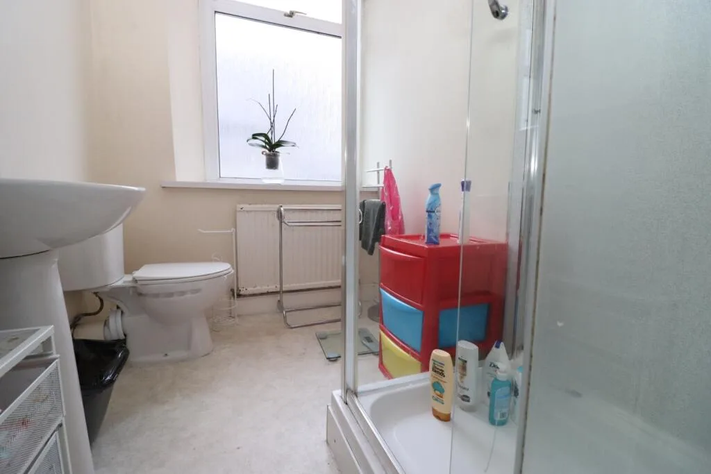 5 bedroom terraced house for rent
