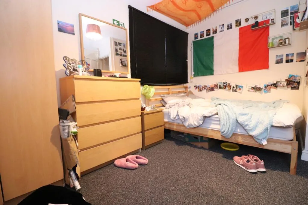 5 bedroom terraced house for rent