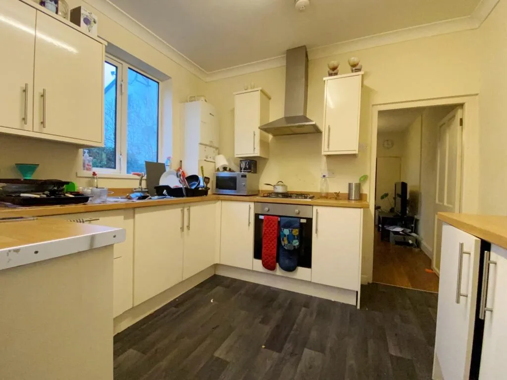 5 bedroom terraced house for rent