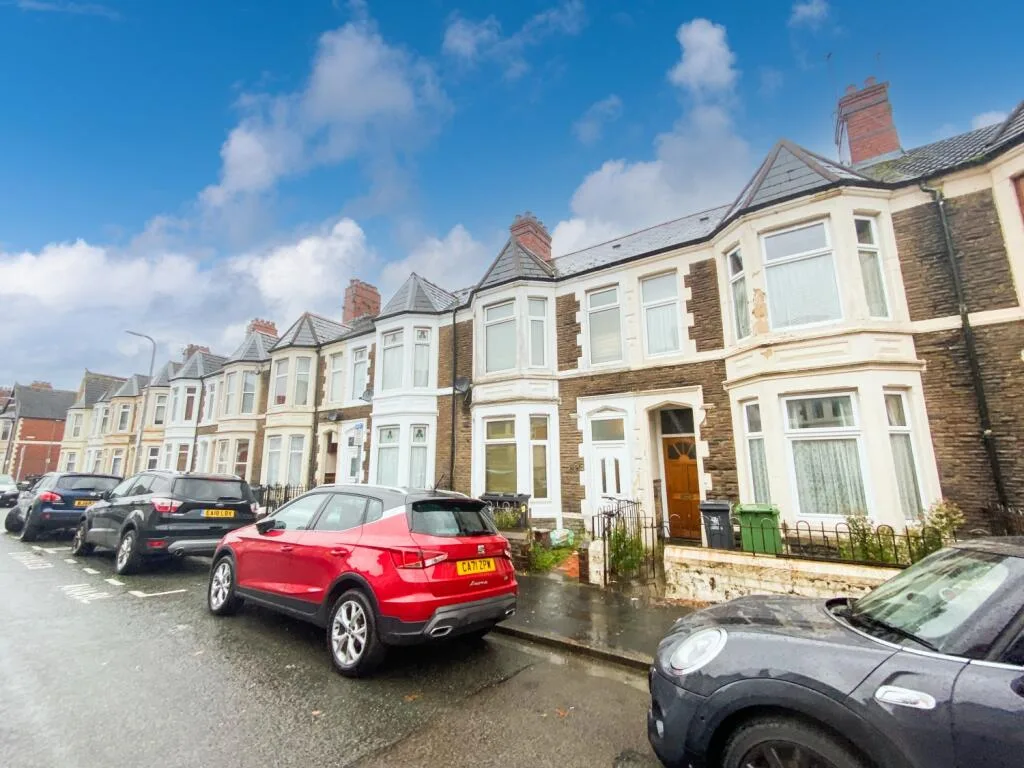 5 bedroom terraced house for rent