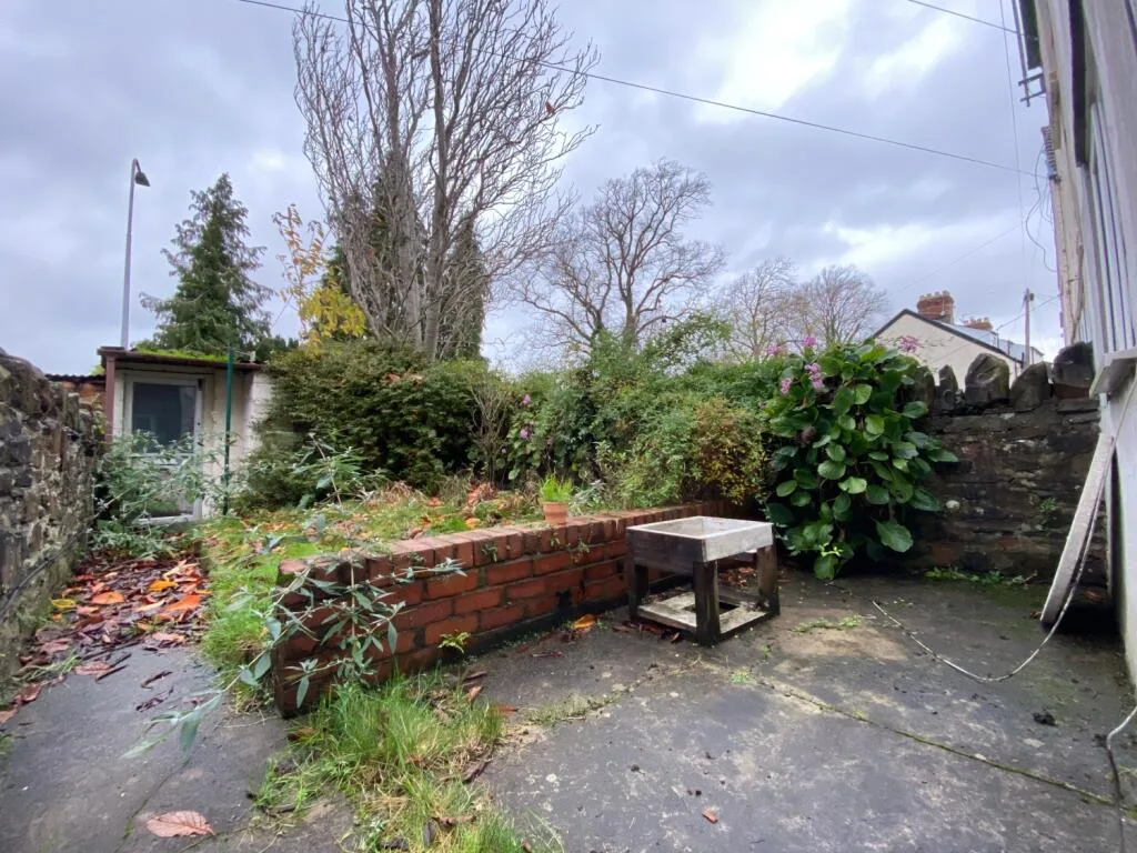5 bedroom terraced house for rent