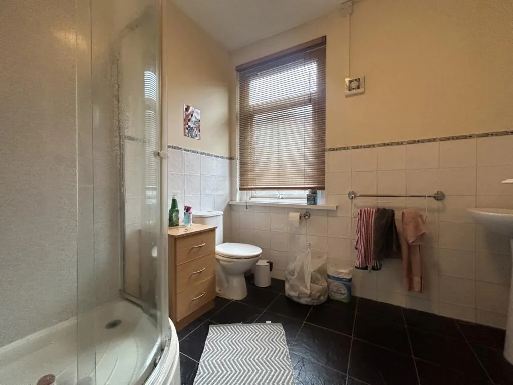 5 bedroom terraced house for rent