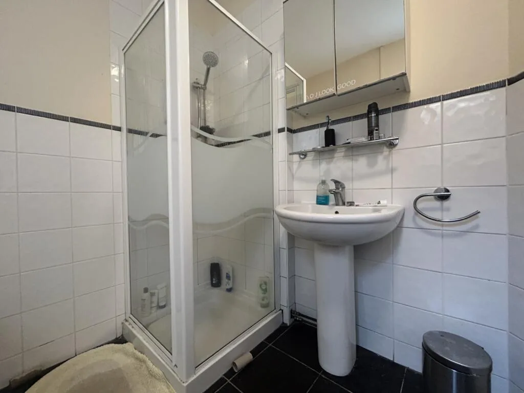 5 bedroom terraced house for rent