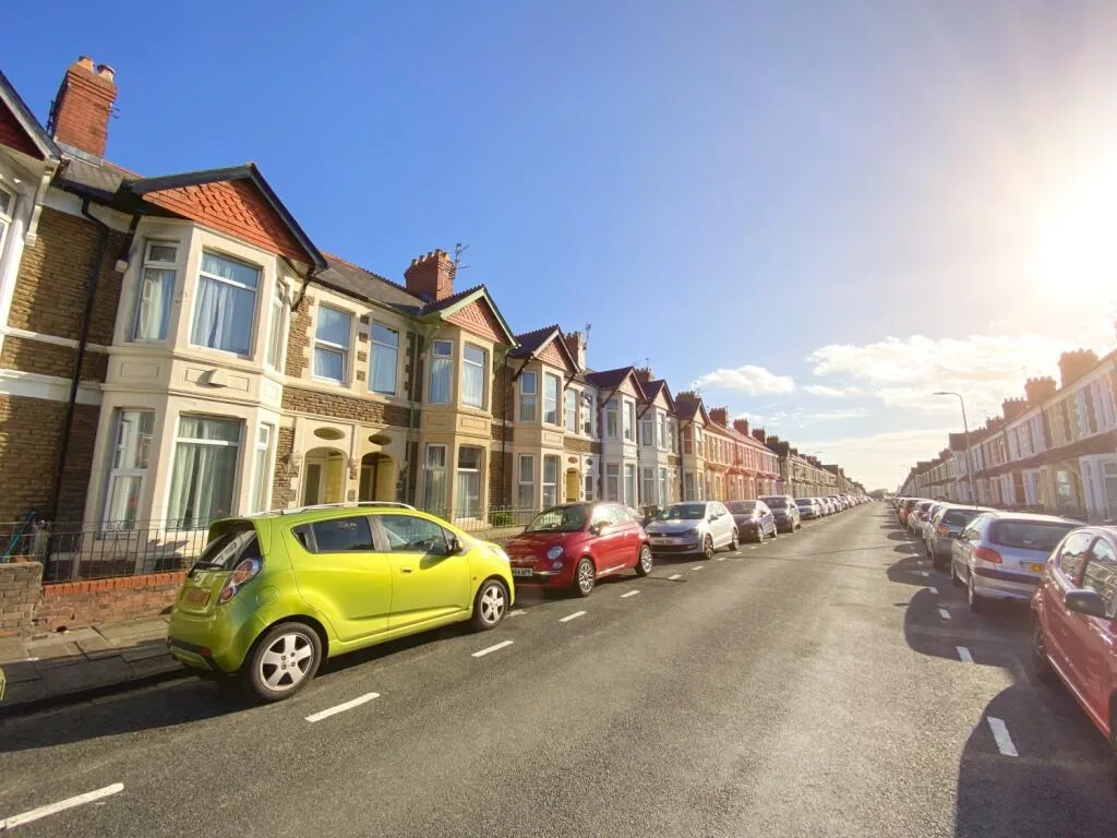 5 bedroom terraced house for rent