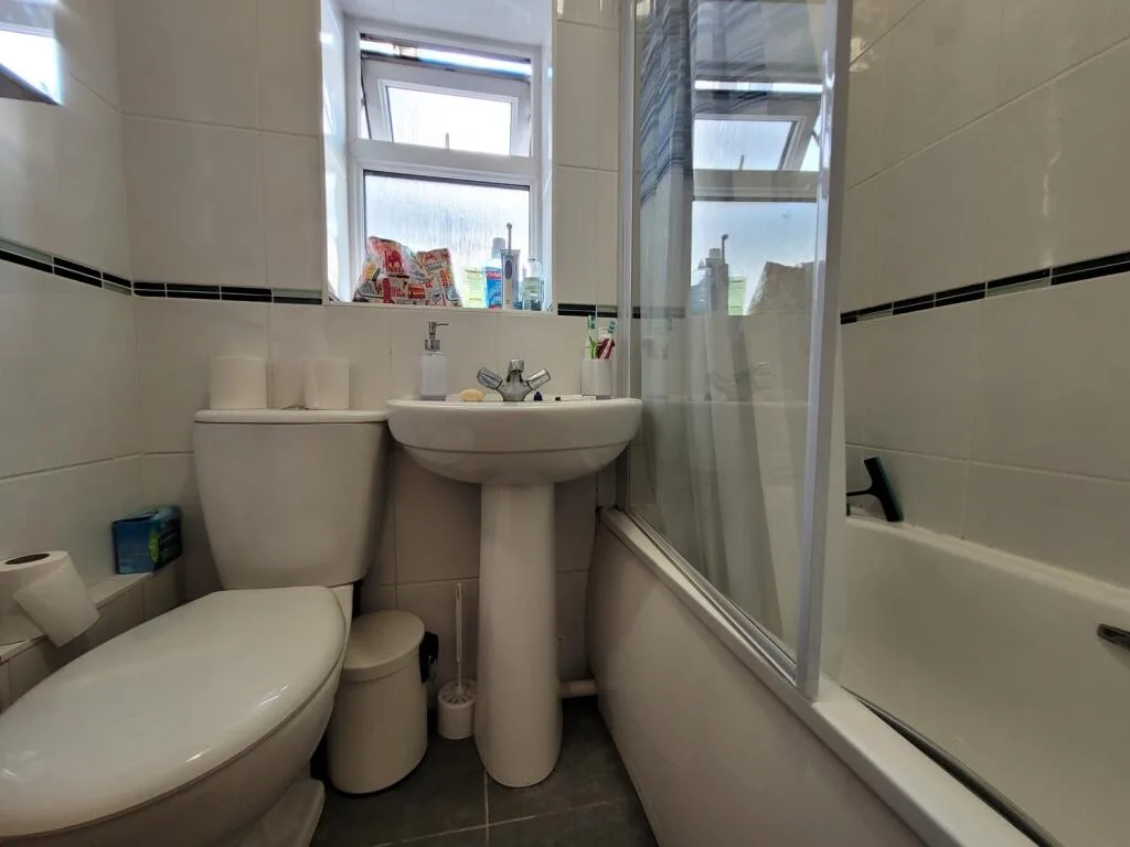 5 bedroom terraced house for rent