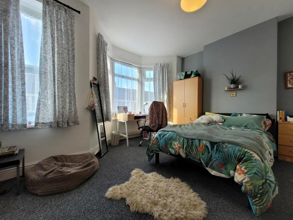 5 bedroom terraced house for rent