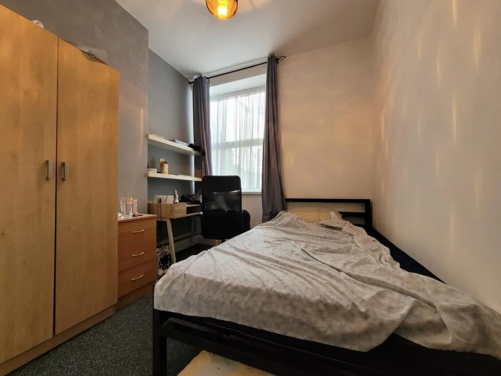 5 bedroom terraced house for rent