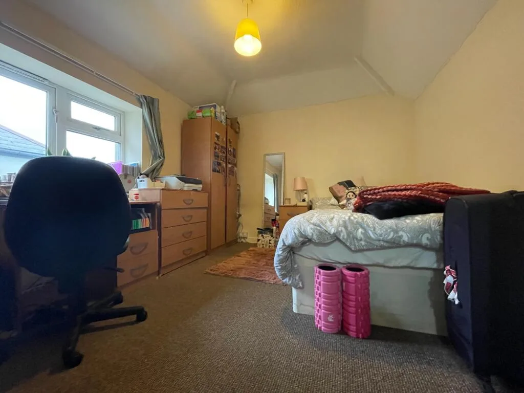 8 bedroom terraced house for rent