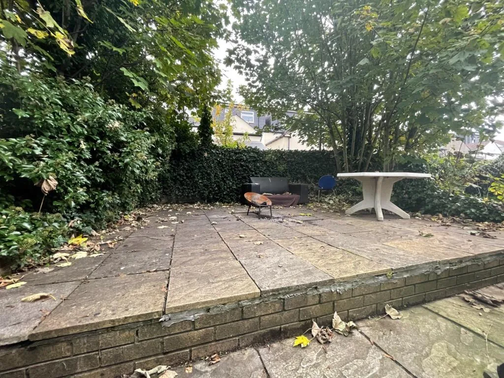 8 bedroom terraced house for rent