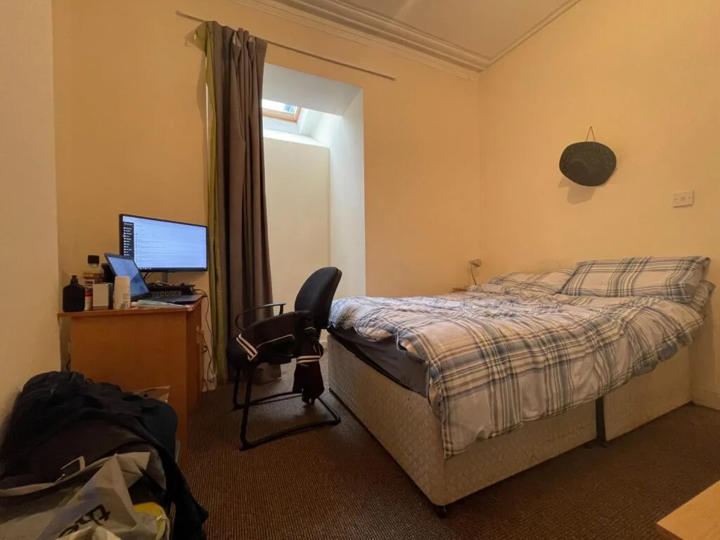 8 bedroom terraced house for rent