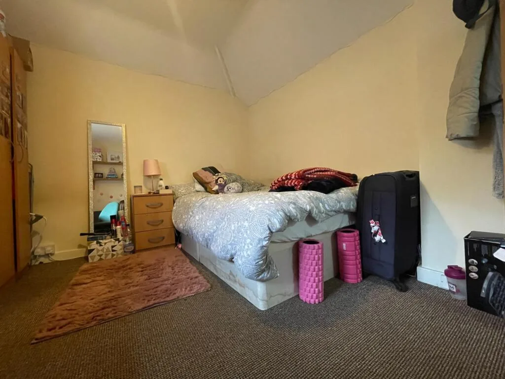 8 bedroom terraced house for rent