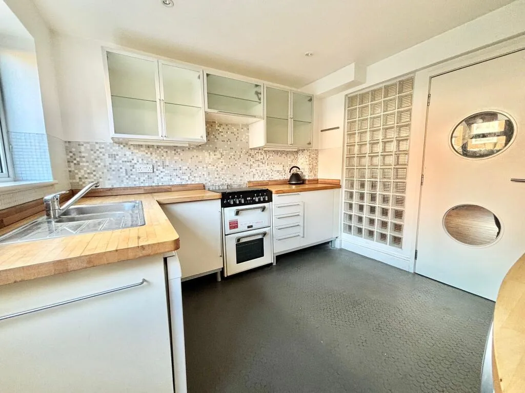 2 bedroom house for rent