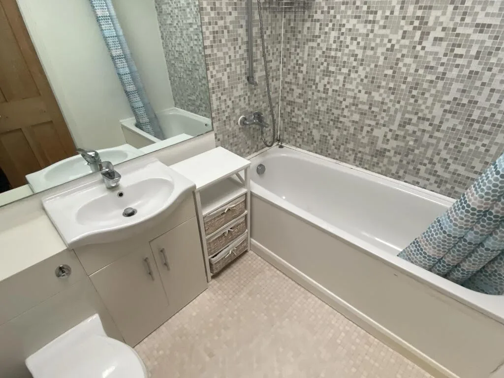2 bedroom house for rent