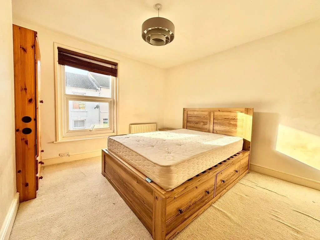 2 bedroom house for rent