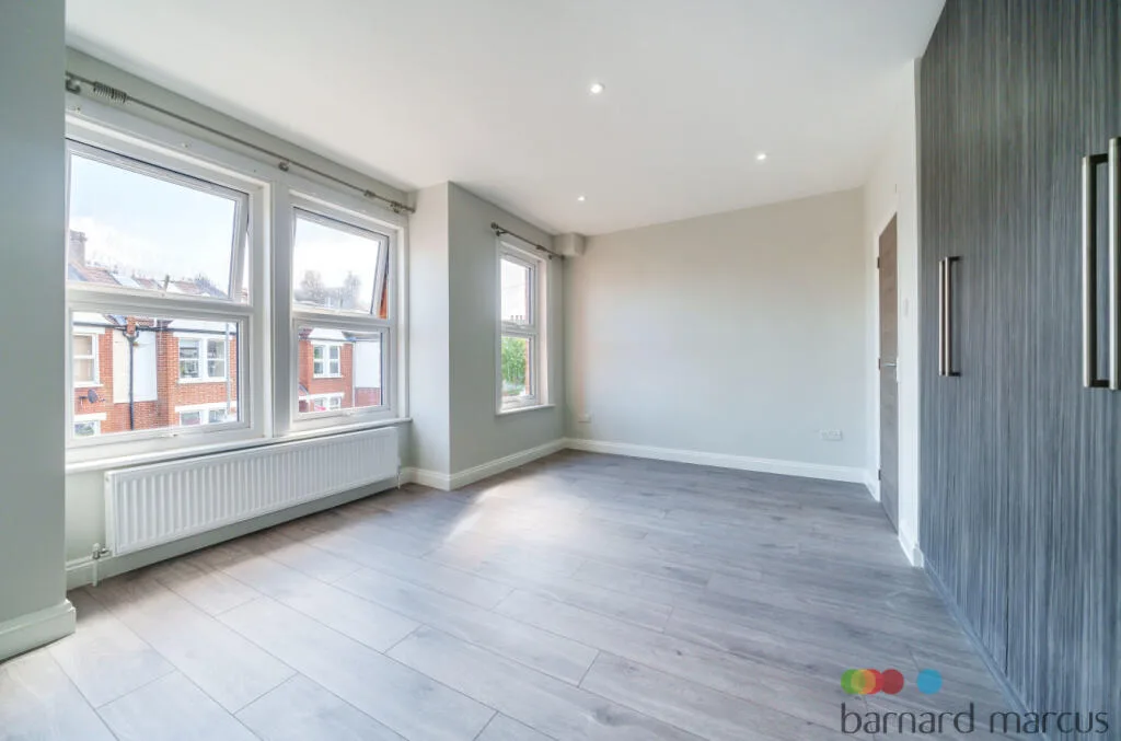 4 bedroom end of terrace house for rent