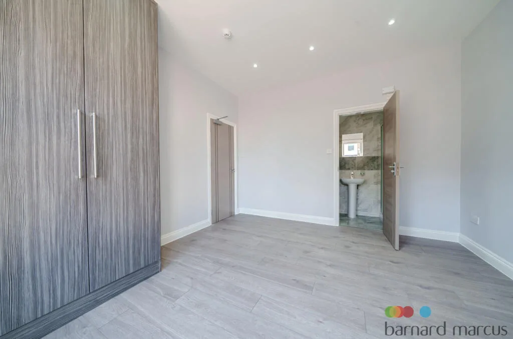 4 bedroom end of terrace house for rent