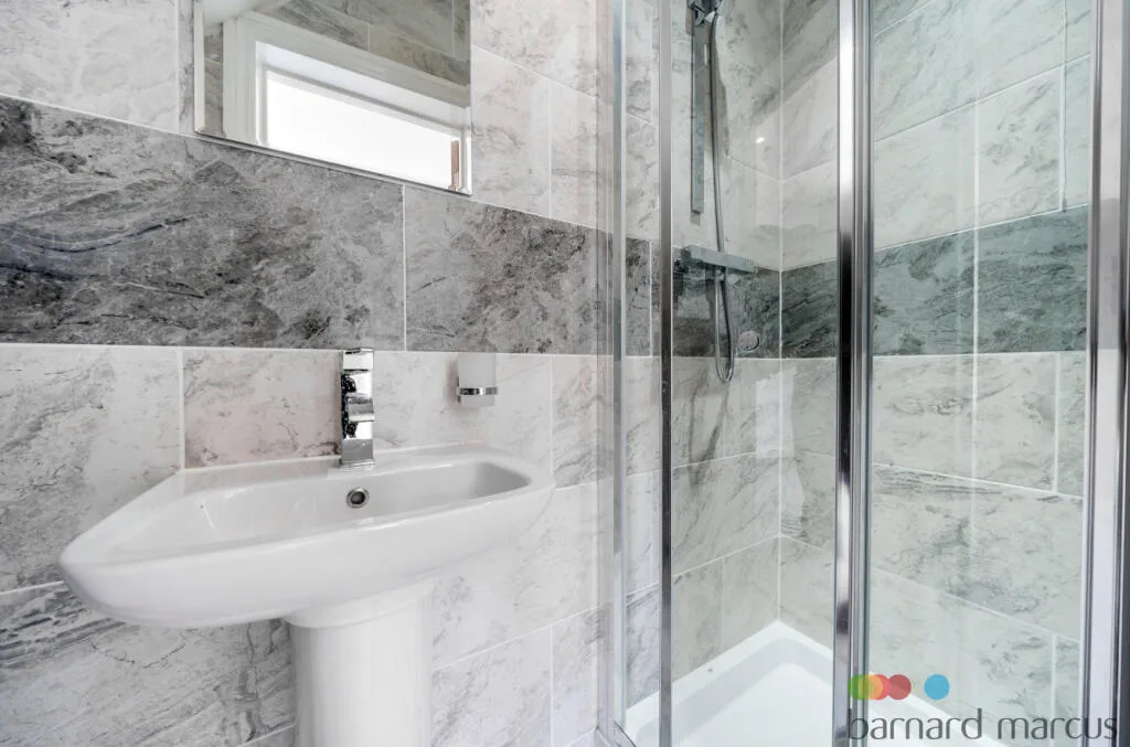 4 bedroom end of terrace house for rent