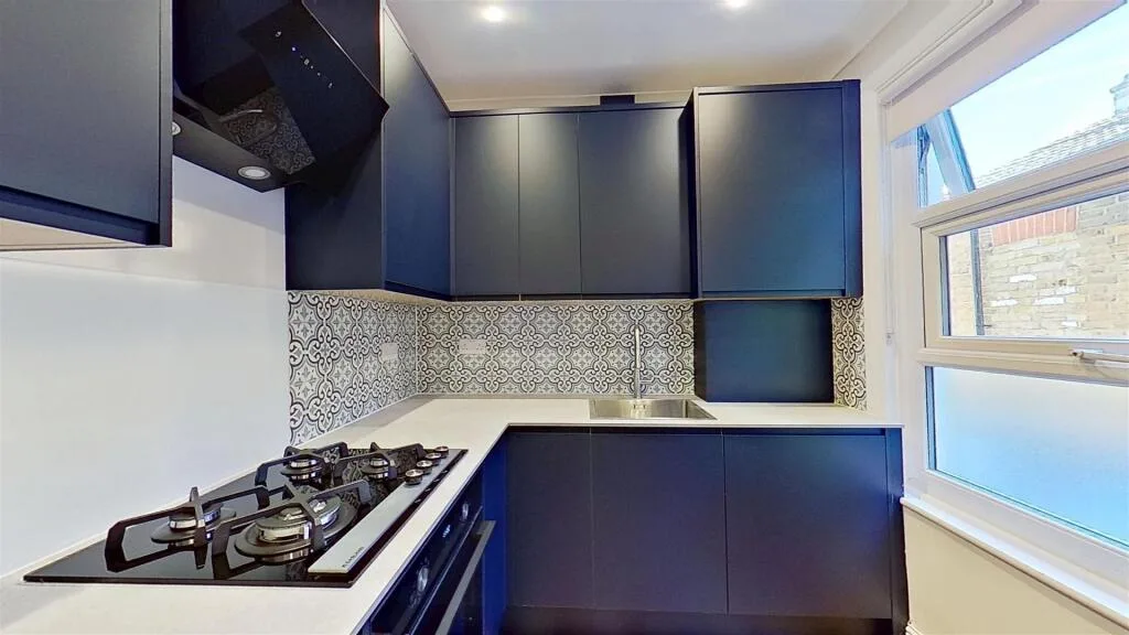 4 bedroom maisonette for rent