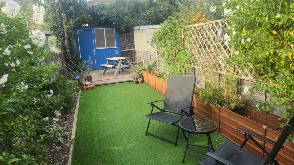 3 bedroom maisonette for rent