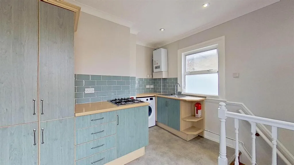 3 bedroom maisonette for rent