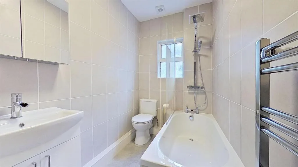 3 bedroom maisonette for rent