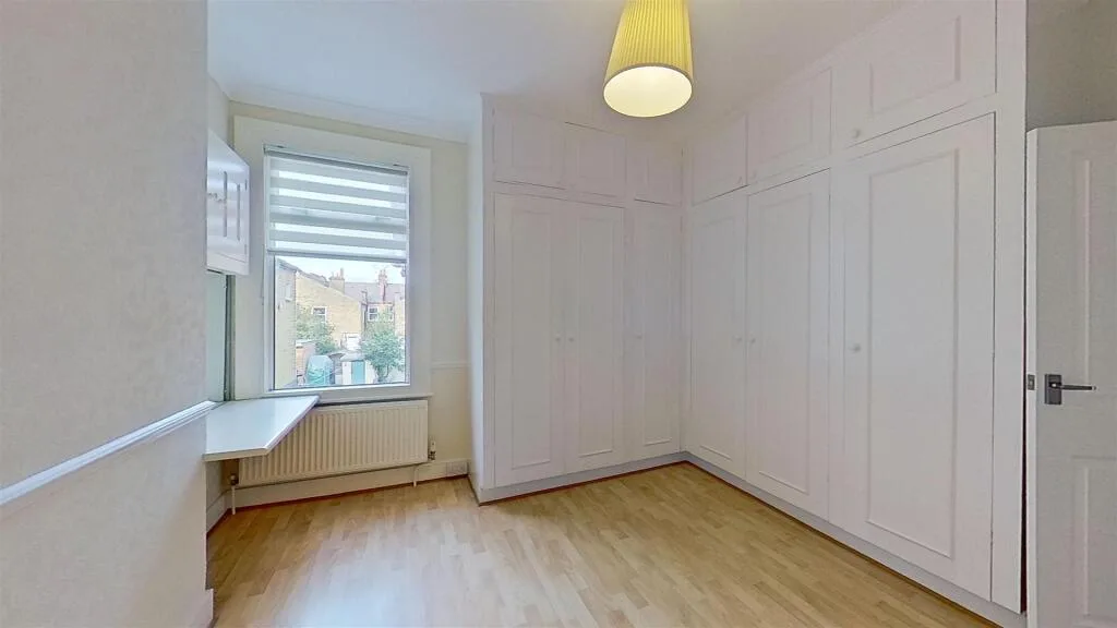 3 bedroom maisonette for rent