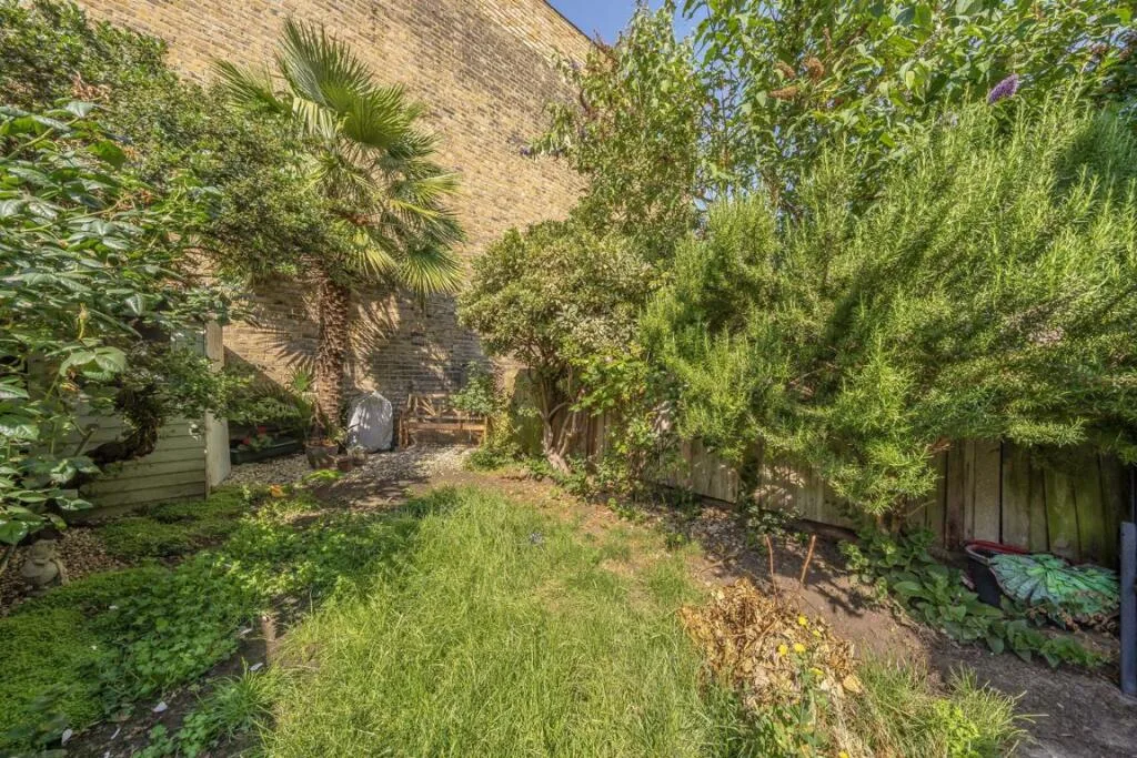 4 bedroom flat for rent