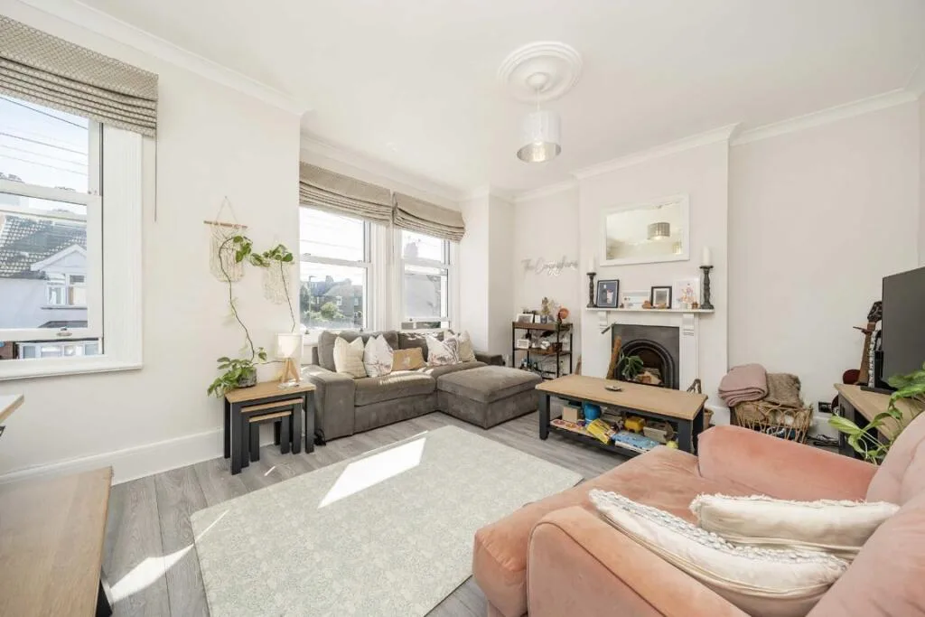 4 bedroom flat for rent