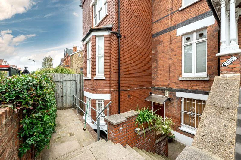 2 bedroom flat for rent