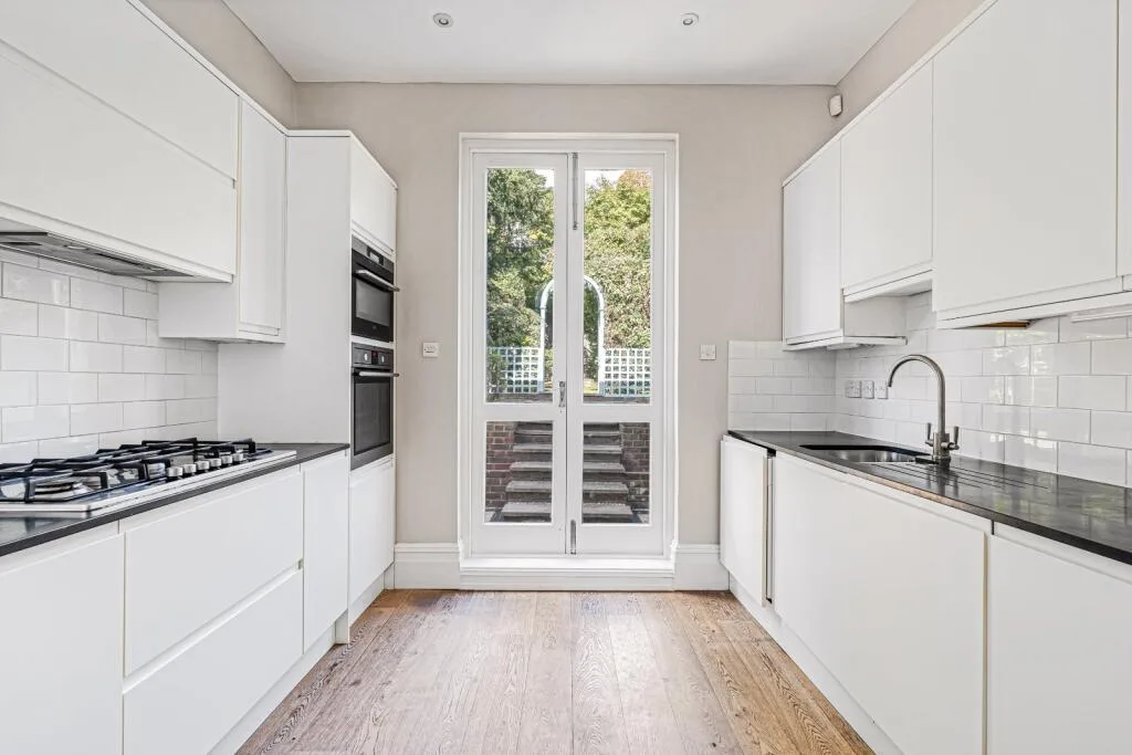 3 bedroom flat for rent