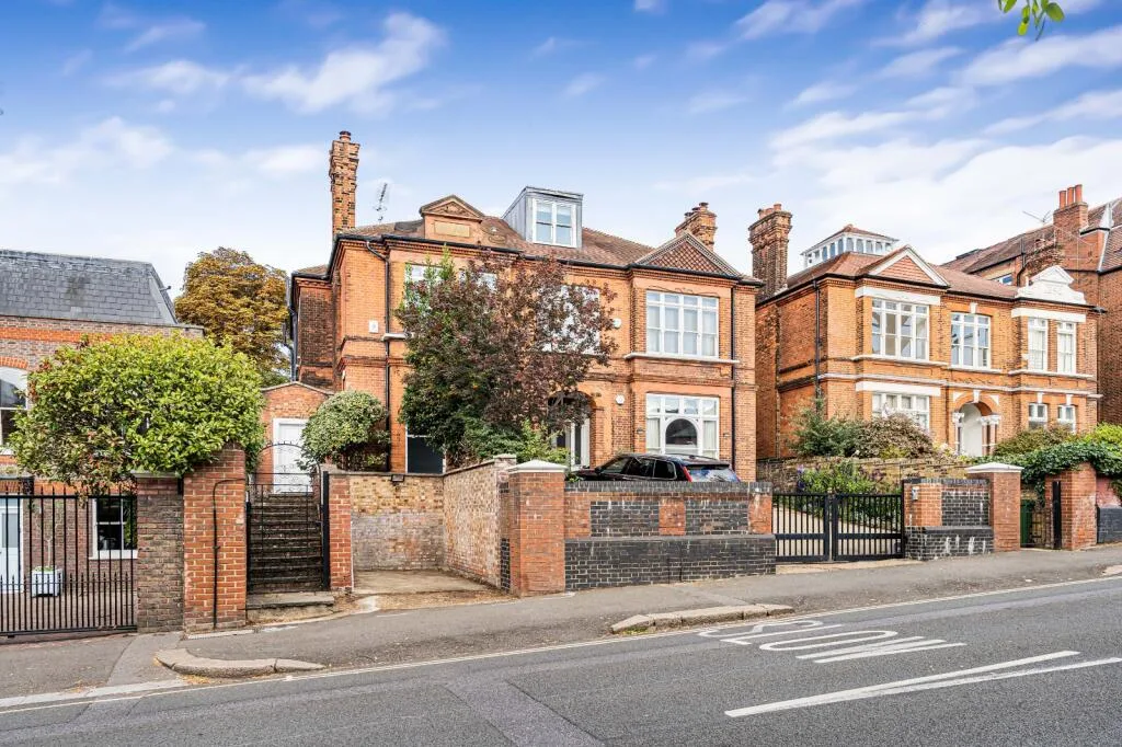 3 bedroom flat for rent