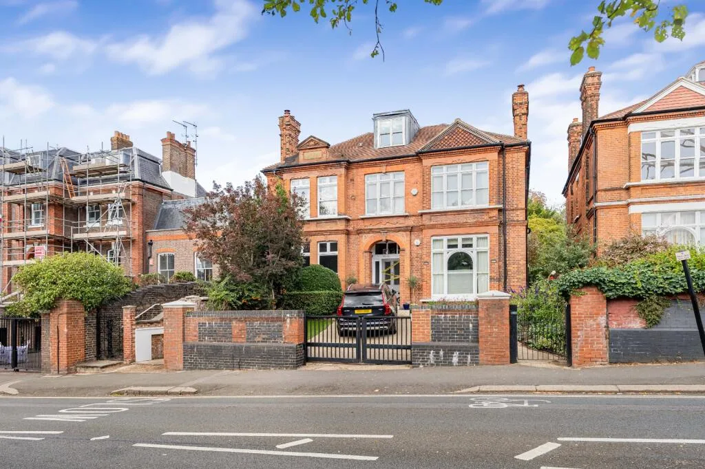 3 bedroom flat for rent