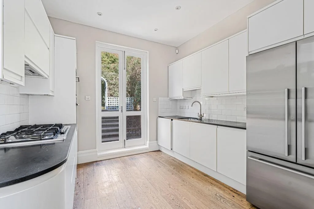 3 bedroom flat for rent