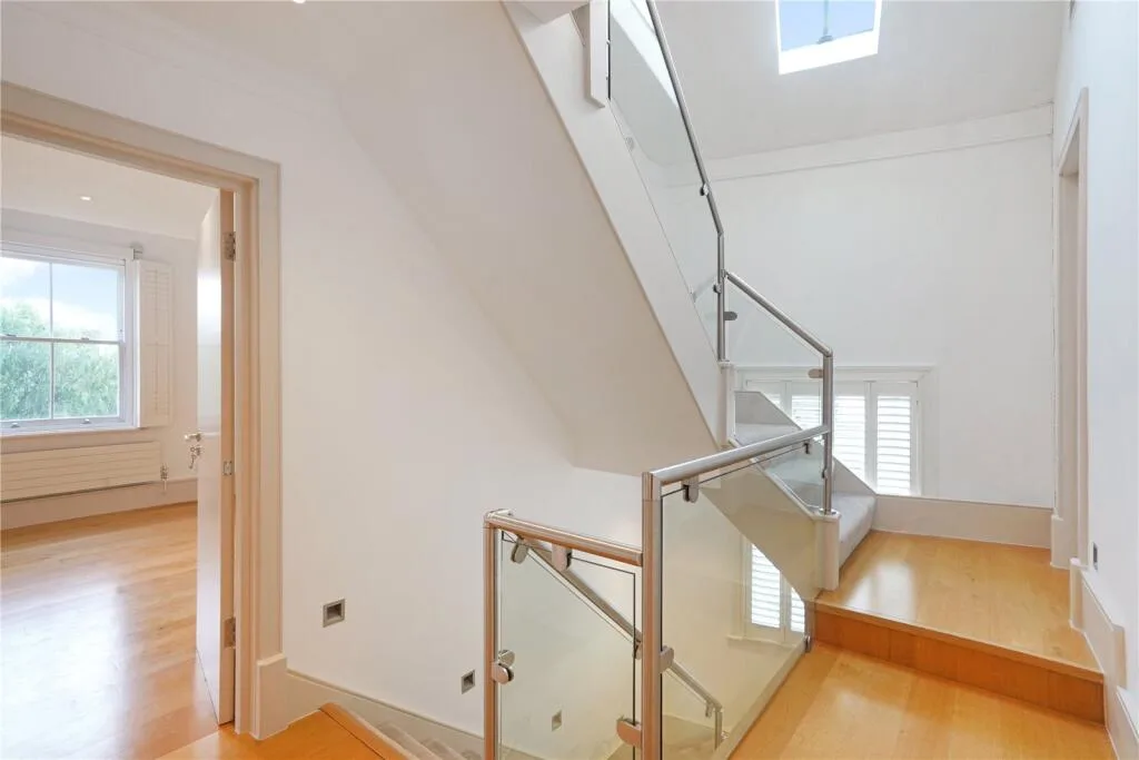 3 bedroom maisonette for rent