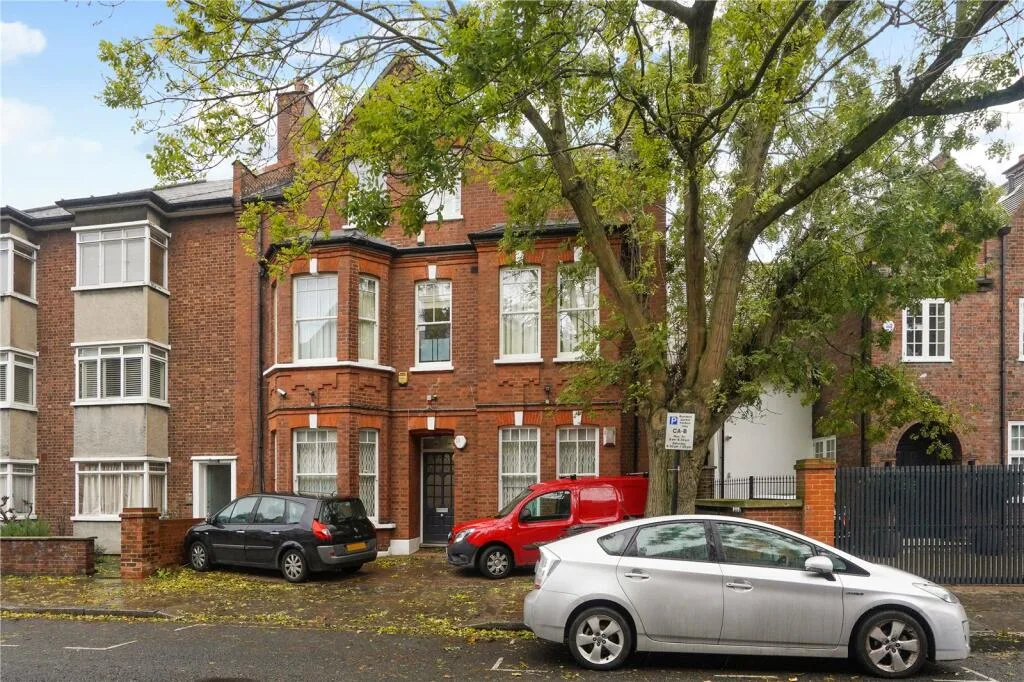 3 bedroom maisonette for rent