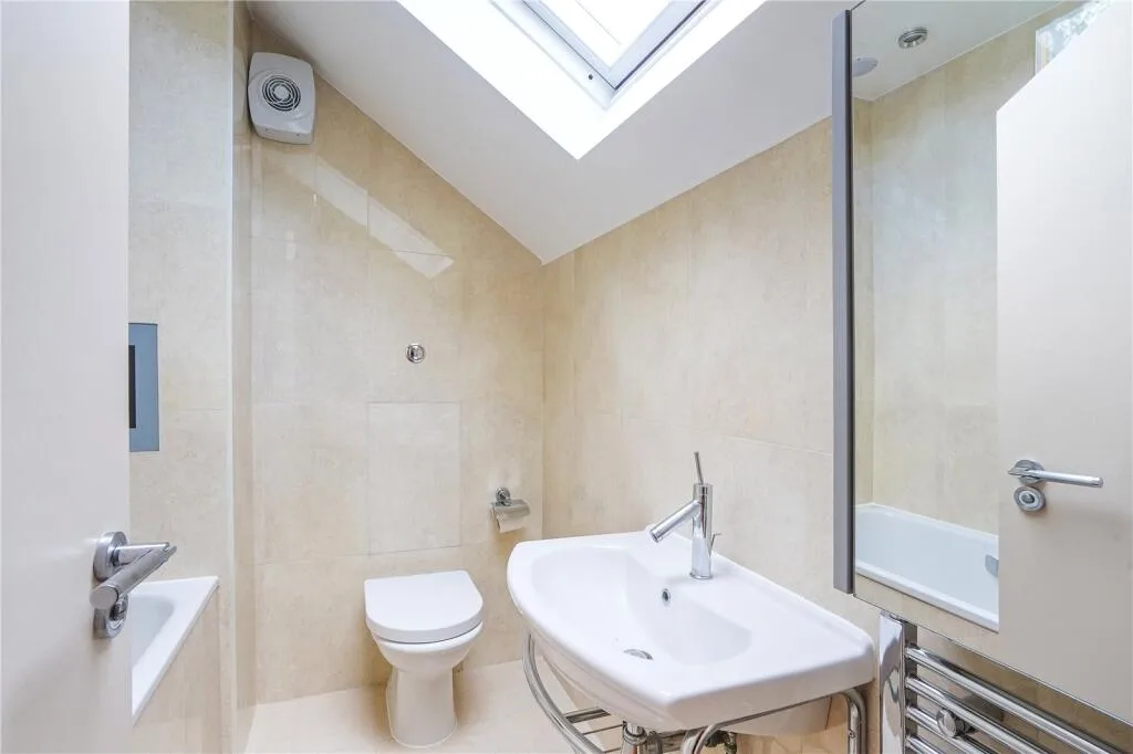 3 bedroom maisonette for rent
