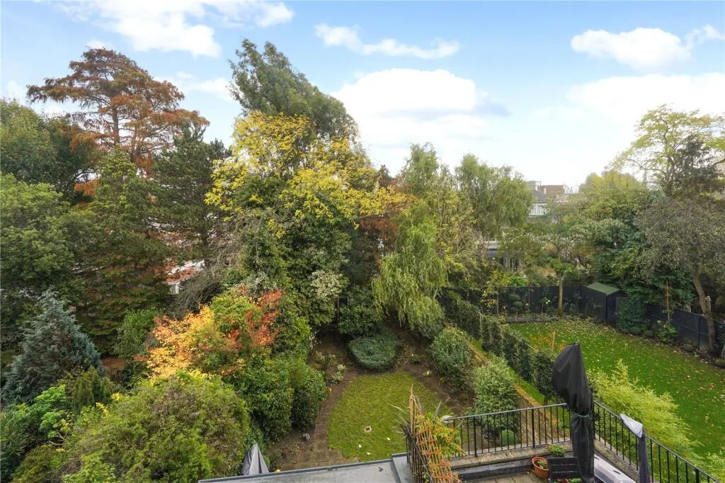 3 bedroom maisonette for rent