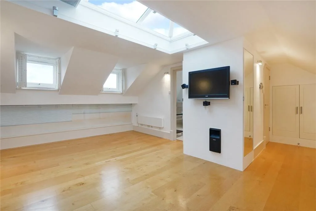 3 bedroom maisonette for rent