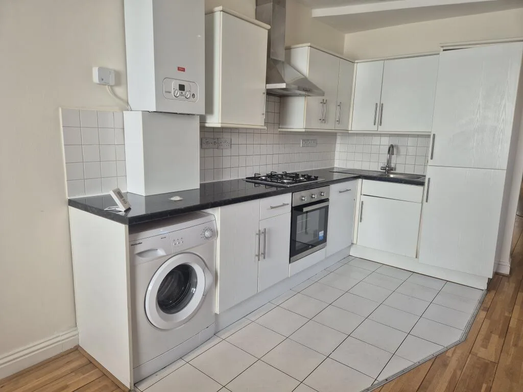 3 bedroom flat for rent