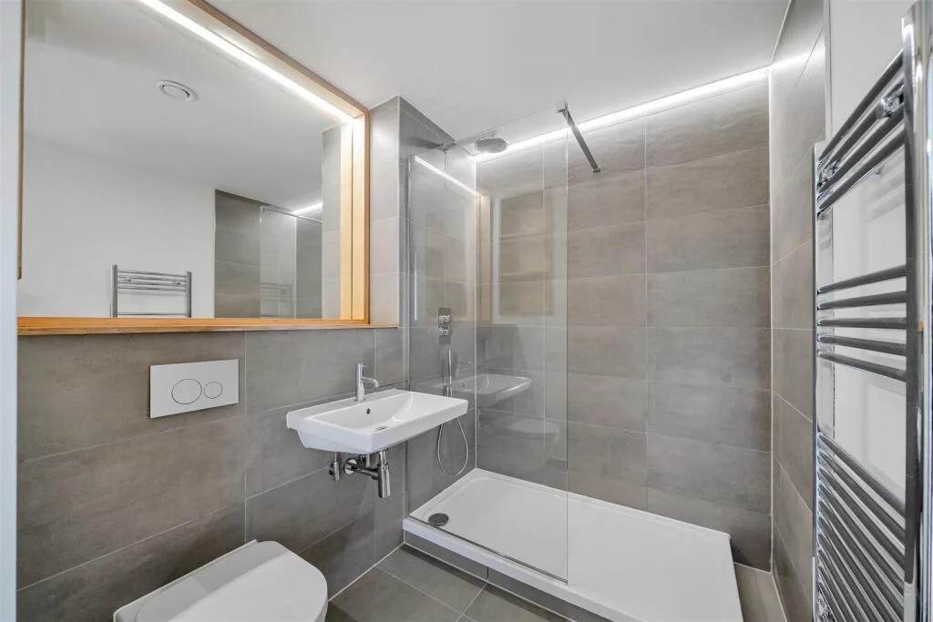 2 bedroom town house for rent